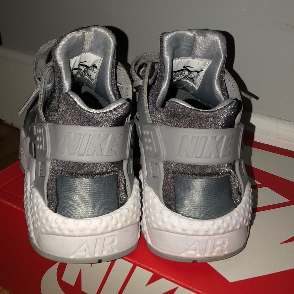 Rare gray on gray on white nike air huaraches - Picture 3 of 7